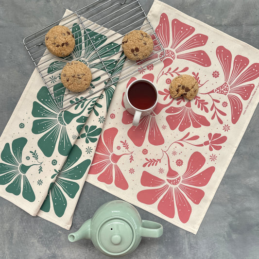 Tea Towel Cotton Retrobloom in Terrarosa and Bottle Green  16 in x 22 in
